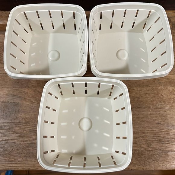 Lot of 3 Plastic Strawberry Baskets Fruit Baskets Action Industries Inc USA - Picture 3 of 5